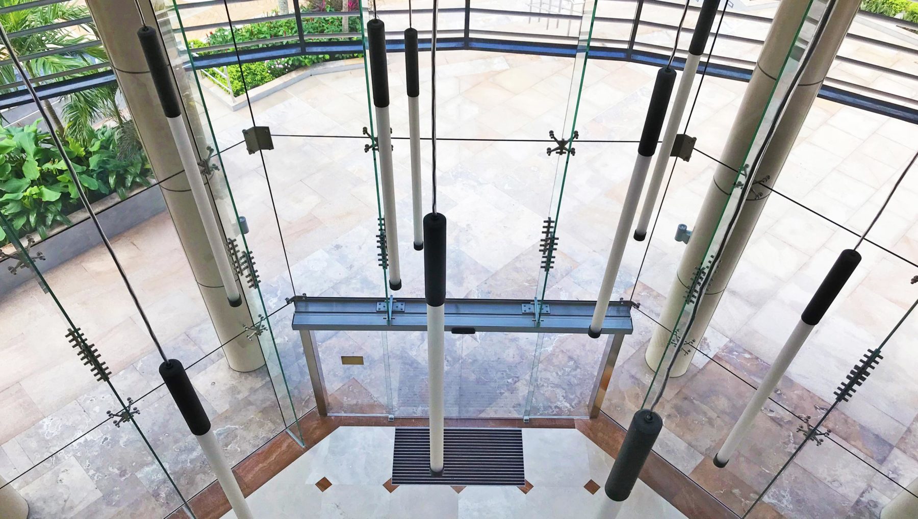 Download SOLOS SecurView™ Nouvobanq Head Office Seychelles Case Study